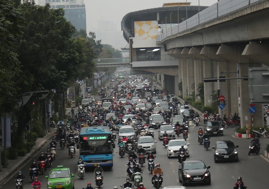 Duong pho Ha Noi chat cung nguoi sau nhieu ngay vang ve - Hinh anh 3