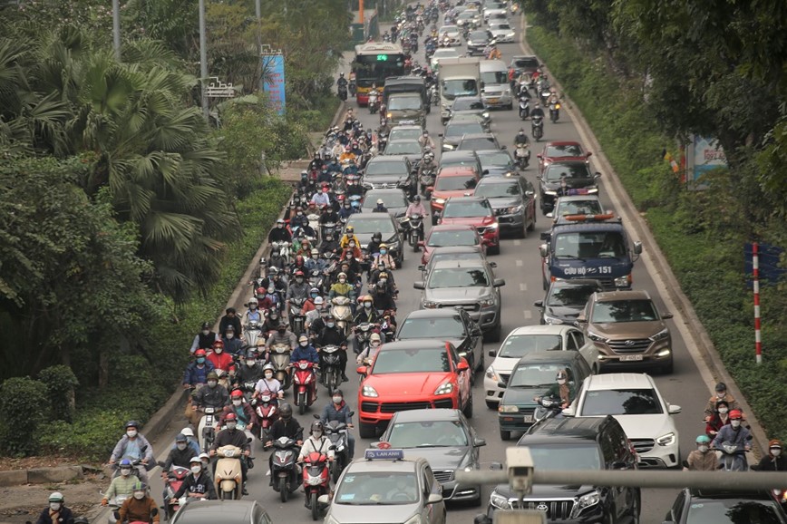 Duong pho Ha Noi chat cung nguoi sau nhieu ngay vang ve - Hinh anh 10