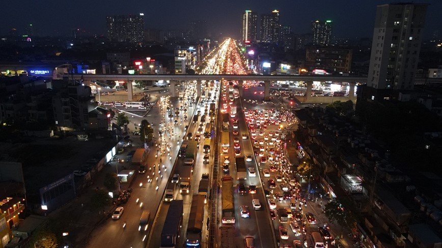 Ha Noi: Duong Vanh dai 3 tren cao un tac gan 10km nhieu gio dong ho - Hinh anh 7