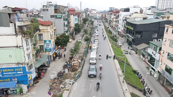 Rao chan duong Au Co va An Duong Vuong phuc vu thi cong - Hinh anh 1