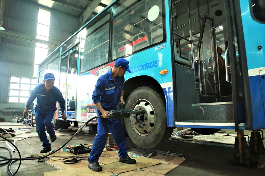 Ha Noi: Kich tinh hoi thi sua chua, bao duong xe buyt - Hinh anh 3