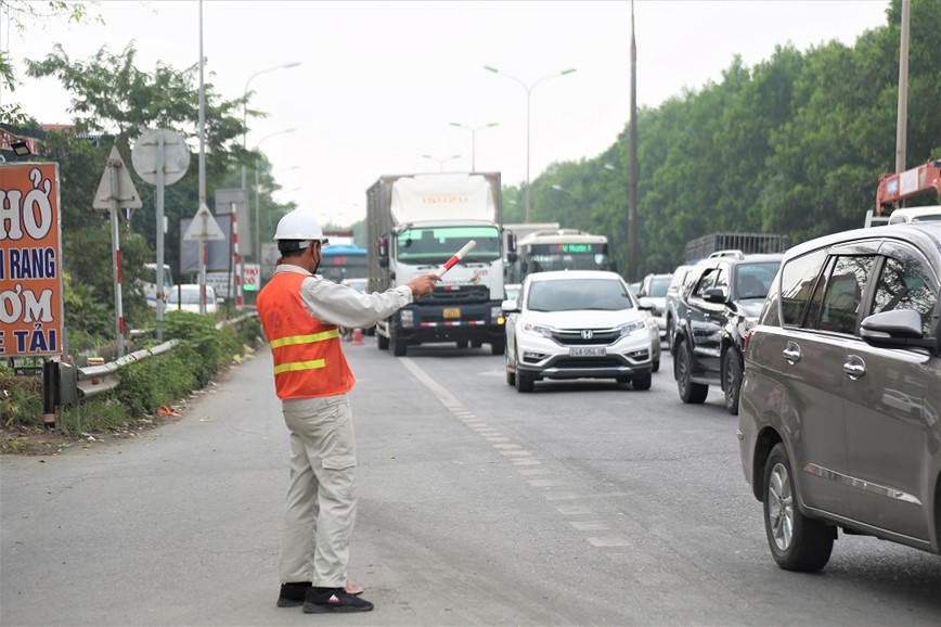 Duy tu cau Kenh Giua, rut ngan nua thoi gian de dam bao luu thong - Hinh anh 5