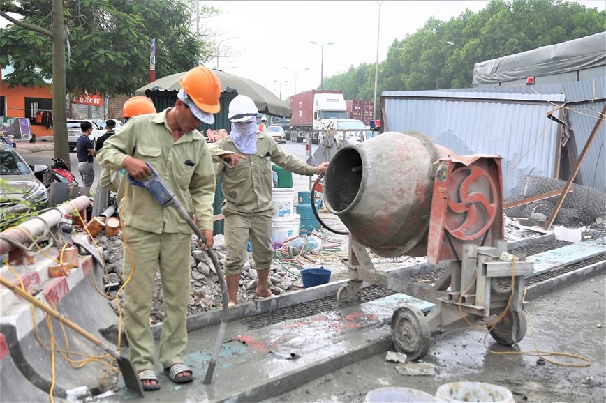 Duy tu cau Kenh Giua, rut ngan nua thoi gian de dam bao luu thong - Hinh anh 9