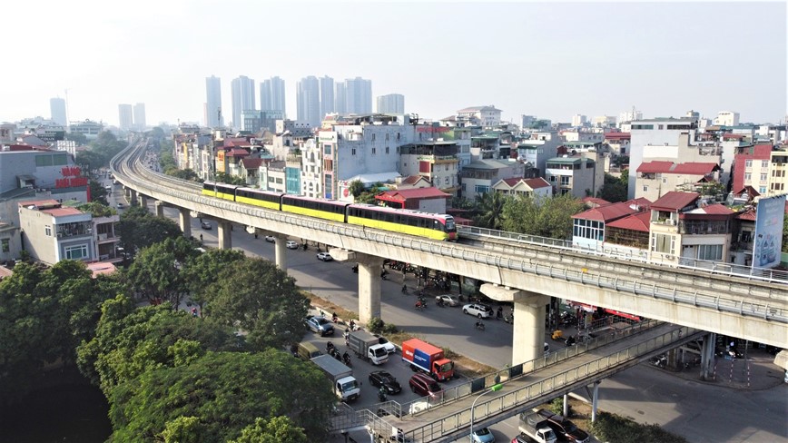 Chay thu 8 doan tau tuyen duong sat Nhon - ga Ha Noi - Hinh anh 1