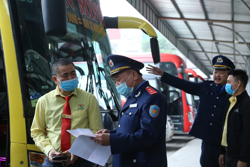 Giam sat nghiem tu ben xe de phuong tien xuat ben an toan   - Hinh anh 1