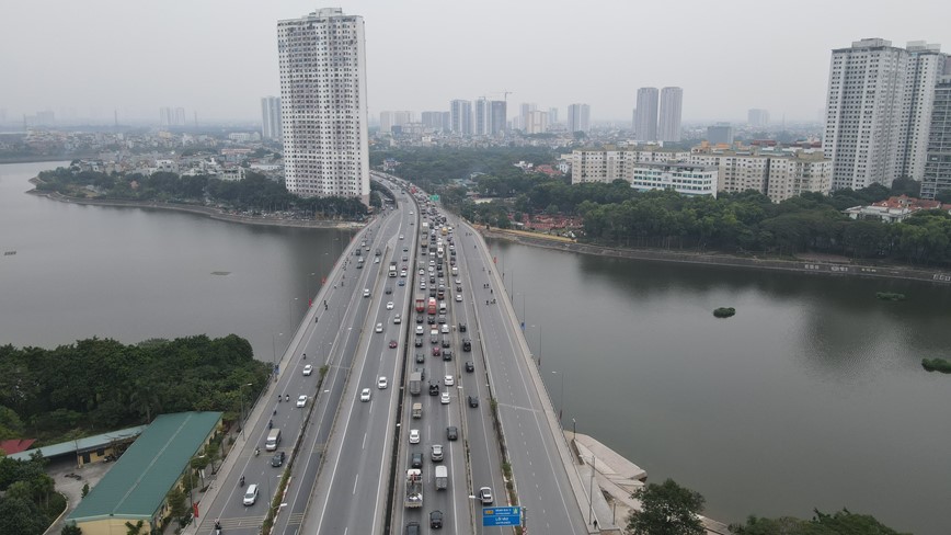 Giao thong Ha Noi giam nhiet ngay dau nghi le - Hinh anh 5