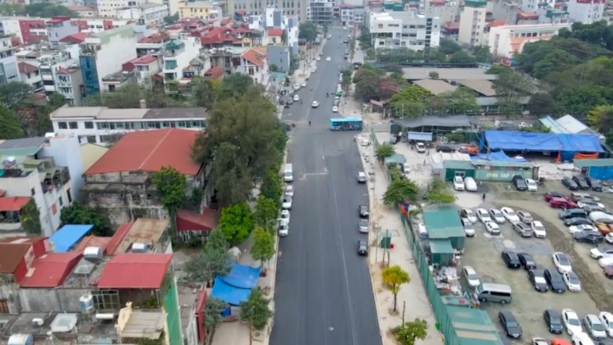 Phan luong giao thong duong Huynh Thuc Khang keo dai - Hinh anh 1