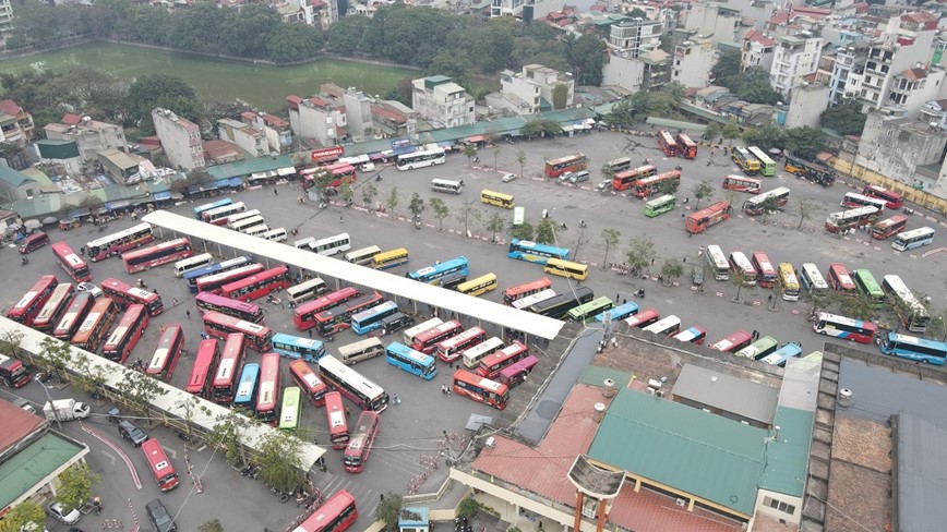 Ha Noi: Ben xe thua thot hanh khach truoc ky nghi Tet - Hinh anh 2