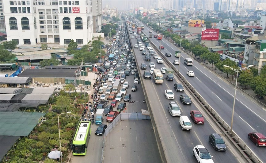 Them diem rao chan tren duong Nguyen Xien - Hinh anh 1