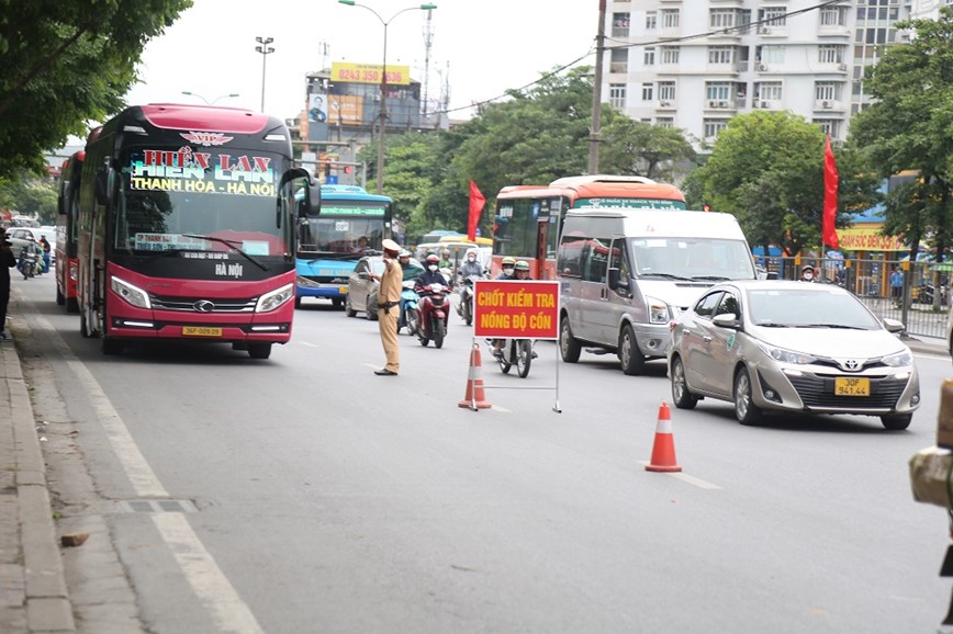 Ha Noi: Phat hien, xu ly 596 truong hop vi pham Luat Giao thong duong bo - Hinh anh 1