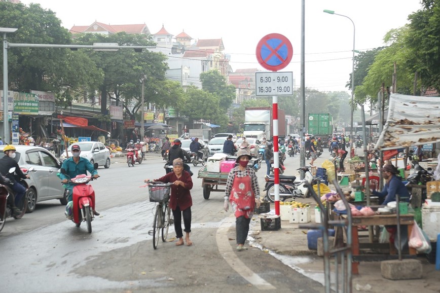 Dieu chinh giao thong diem den un tac dau cau Mai Linh - Hinh anh 5