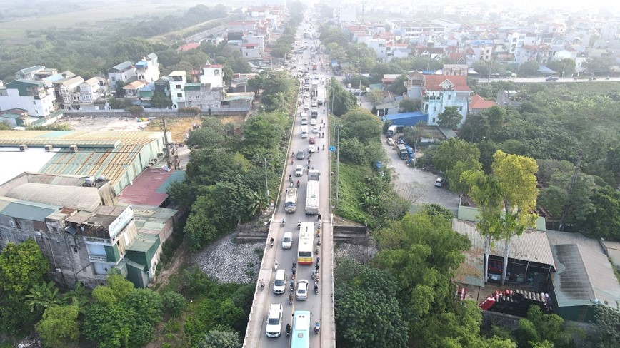 Dieu chinh giao thong diem den un tac dau cau Mai Linh - Hinh anh 1