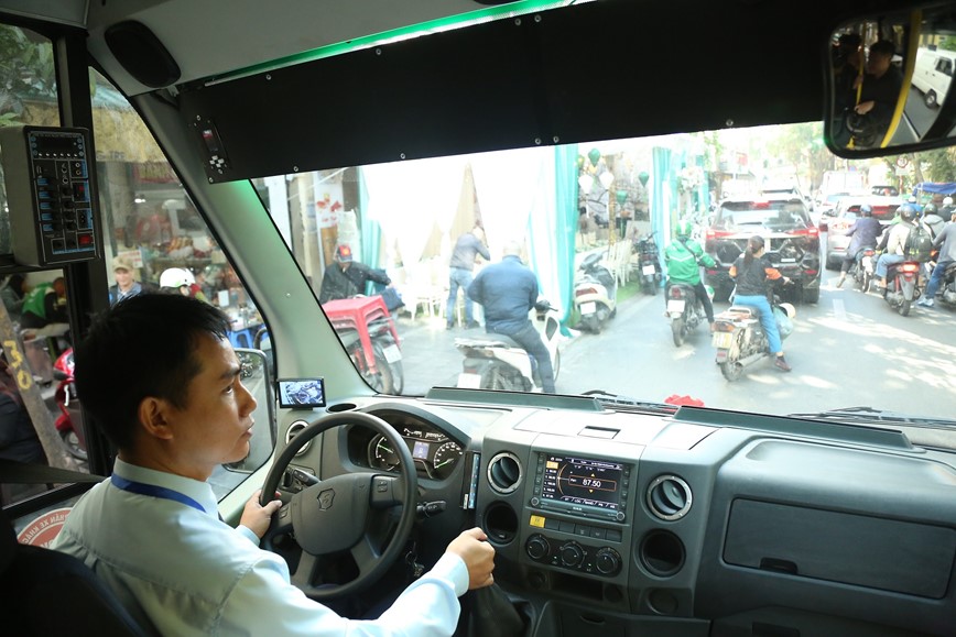 Du khach trai nghiem tuyen xe buyt City Tour 03 - Hinh anh 6