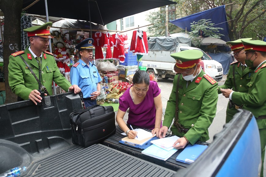 Quan Ha Dong: Ra quan lap lai trat tu do thi, dam bao an toan giao thong - Hinh anh 4