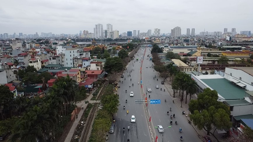 Ha Noi: Duong pho thong thoang ngay dau nghi Tet - Hinh anh 1