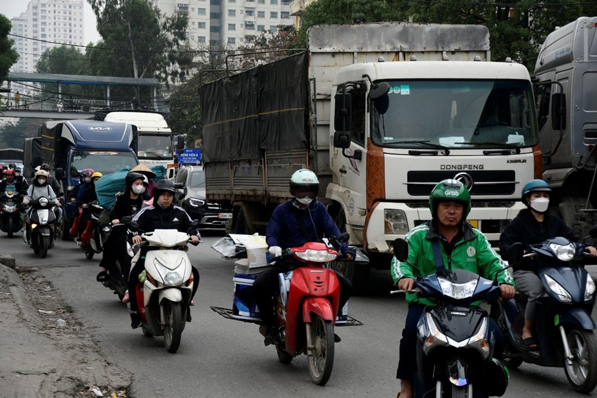 Hien trang tuyen duong sap duoc dau tu 2.800 ty dong de nang cap o Ha Noi - Hinh anh 2