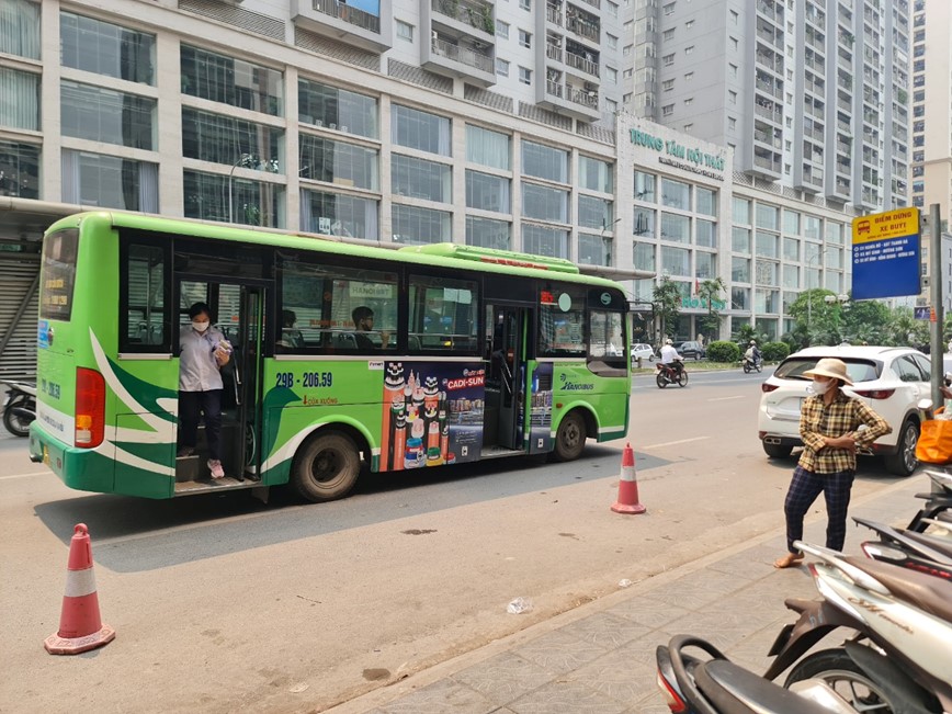 Ha Noi: Quan ly long leo khien duong To Huu tro nen un tac? - Hinh anh 9