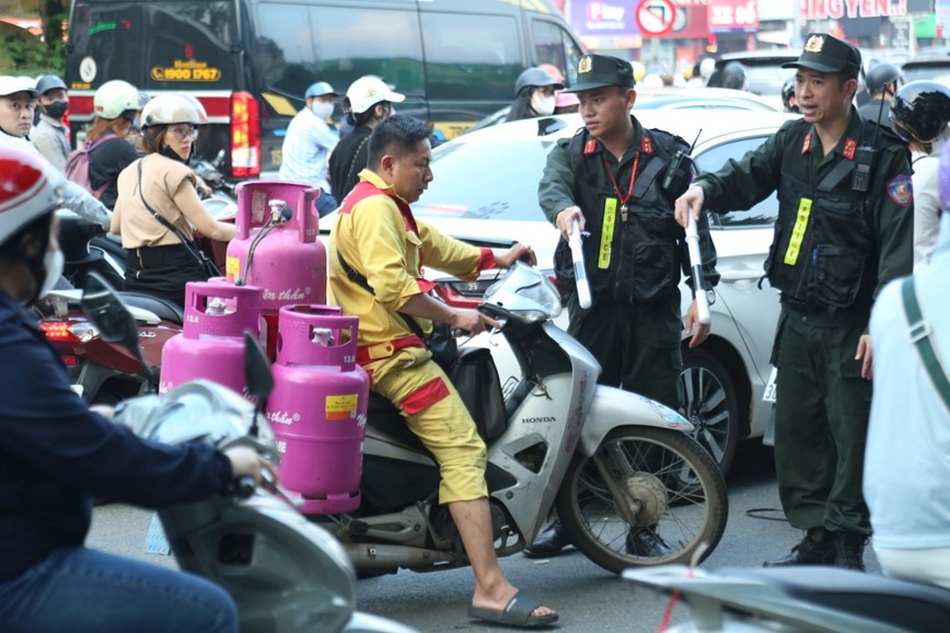 Ha Noi: 5 to cong tac dac biet dong loat ra quan - Hinh anh 7