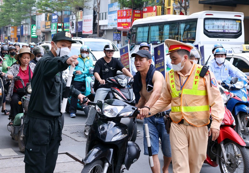 De xuat trang bi thiet bi, vu khi, cong cu ho tro cho cong an khi tuan tra, kiem soat - Hinh anh 1