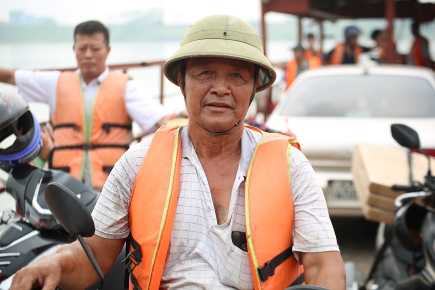 CSGT duong thuy tuan tra, xu ly vi pham tren song Hong - Hinh anh 4