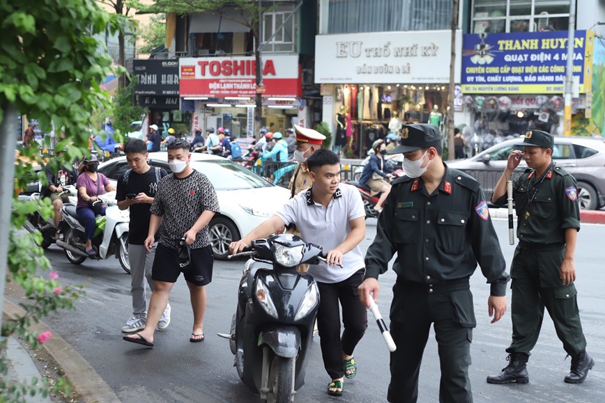 Ha Noi: To cong tac dac biet gop phan “xay dung van hoa giao thong” - Hinh anh 1