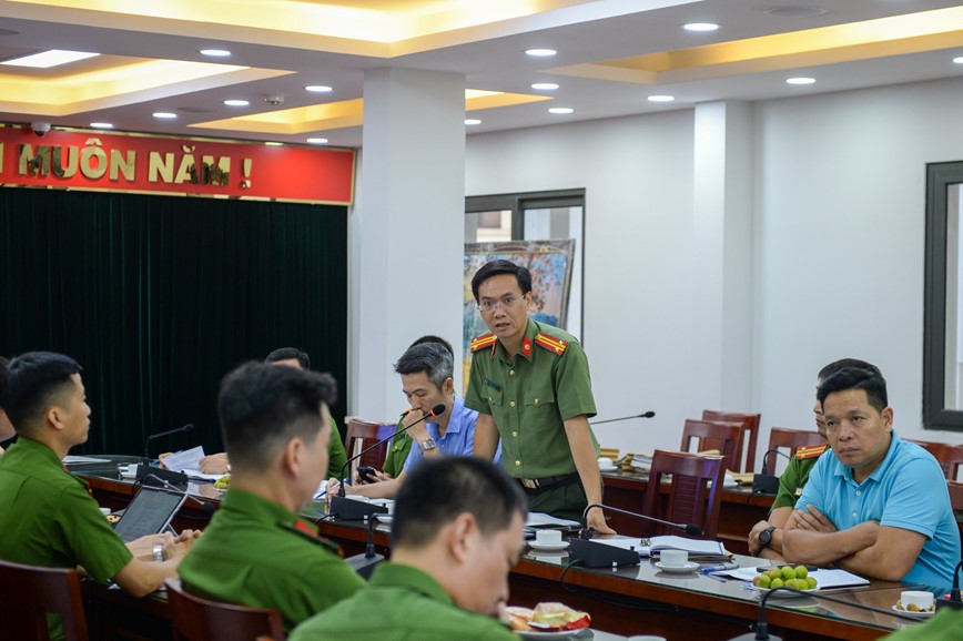 Chan chinh cong tac dam bao trat tu, an toan giao thong tren dia ban quan Hoan Kiem - Hinh anh 3