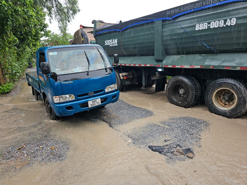 Tinh lo 35 xuong cap nghiem trong vi du an cham trien khai - Hinh anh 8