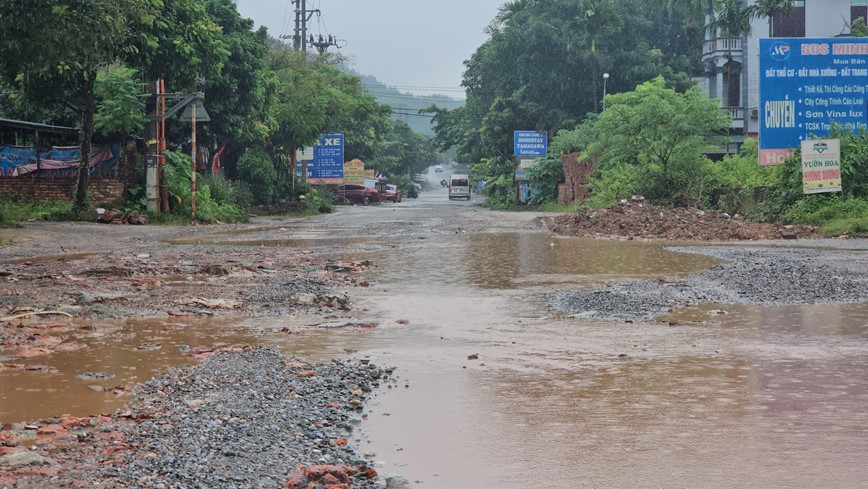 Tinh lo 35 xuong cap nghiem trong vi du an cham trien khai - Hinh anh 2