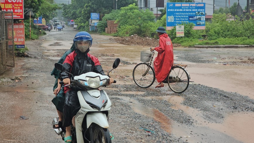 Tinh lo 35 xuong cap nghiem trong vi du an cham trien khai - Hinh anh 4