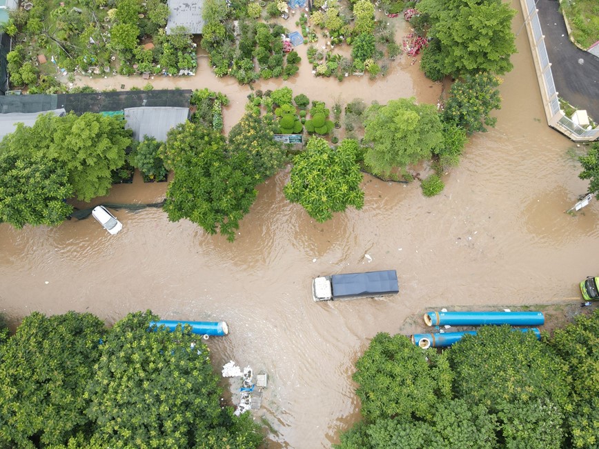 Giao thong qua duong gom Dai lo Thang Long te liet vi ngap sau - Hinh anh 8