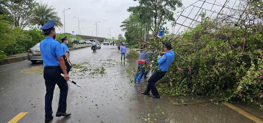 Thanh tra So GTVT Ha Noi huy dong 100% quan so ung pho voi con bao Yagi  - Hinh anh 10