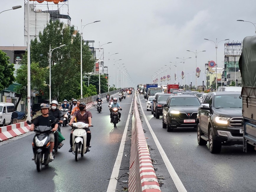 Ha Noi: Cac cau trong yeu tren song Hong van an toan - Hinh anh 5