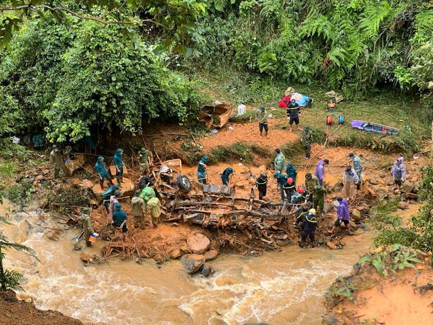 Da tim thay thi the cua 15 nguoi mat tich trong vu sat lo o Cao Bang - Hinh anh 1