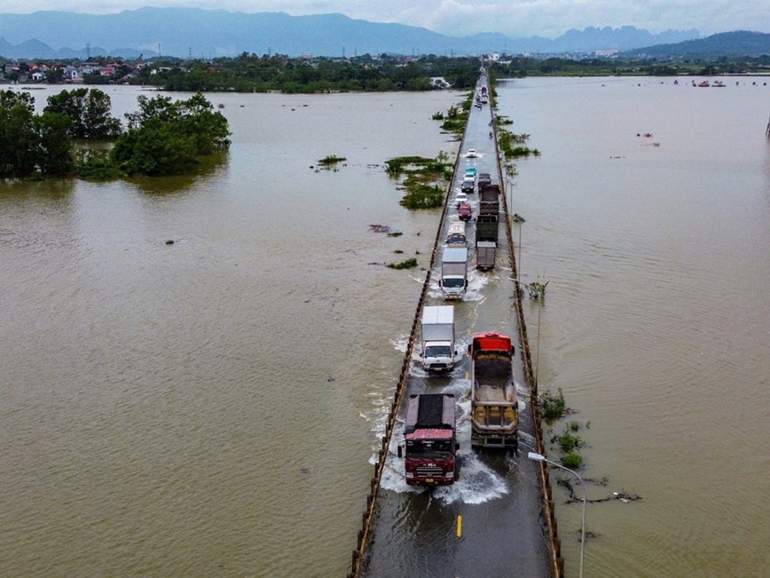 Ha Noi: Nhieu diem ngap ung tren duong tinh 421B co the di chuyen qua - Hinh anh 1