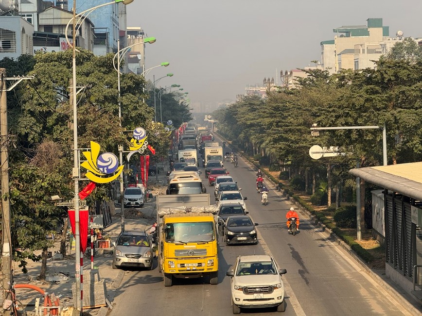 Go un tac cho nut giao Le Trong Tan - Quang Trung - Hinh anh 1