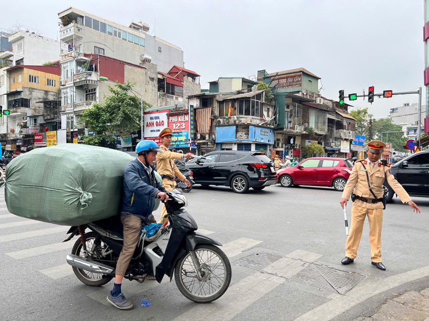 Ha Noi xu ly 40.595 vi pham giao thong dot cao diem Tet Nguyen dan - Hinh anh 1