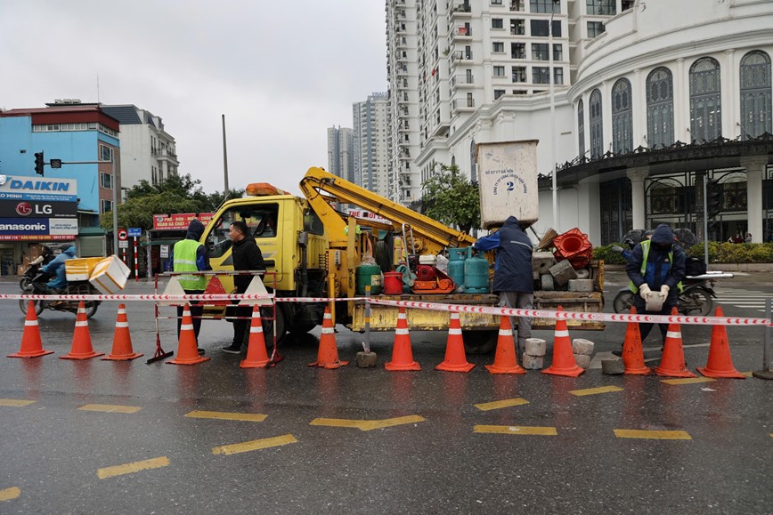 Dong nut giao, xoa diem un tac tren duong Trinh Van Bo va Nguyen Huu Duc - Hinh anh 9