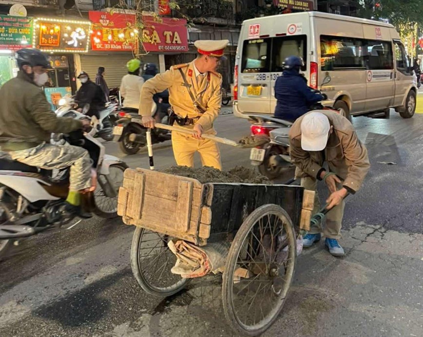 Khac phuc su co dau may chay ra duong  - Hinh anh 1