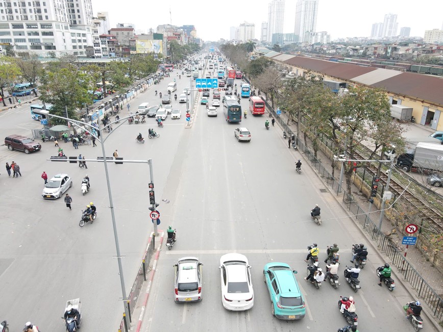 Van con nhieu nguoi co tinh vi pham trat tu, an toan giao thong - Hinh anh 8