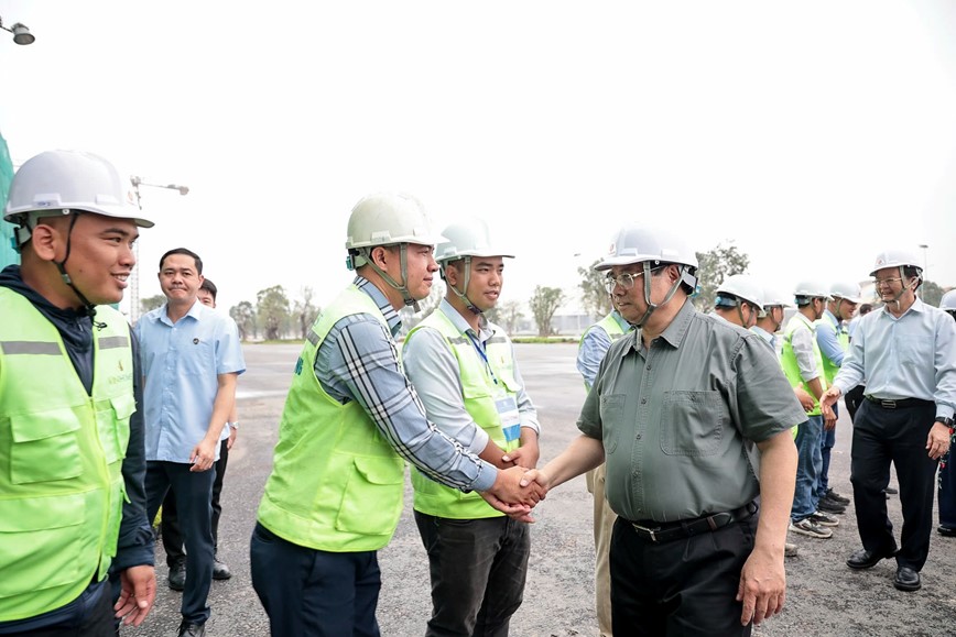 Thủ tướng kiểm tra tiến độ dự án Trung tâm Hội chợ Triển lãm Quốc gia - Hình ảnh 3 Thu tuong kiem tra tien do du an Trung tam Hoi cho Trien lam Quoc gia - Hinh anh 3