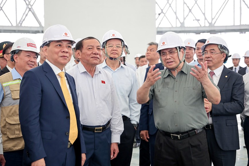 Thủ tướng kiểm tra tiến độ dự án Trung tâm Hội chợ Triển lãm Quốc gia - Hình ảnh 2 Thu tuong kiem tra tien do du an Trung tam Hoi cho Trien lam Quoc gia - Hinh anh 2