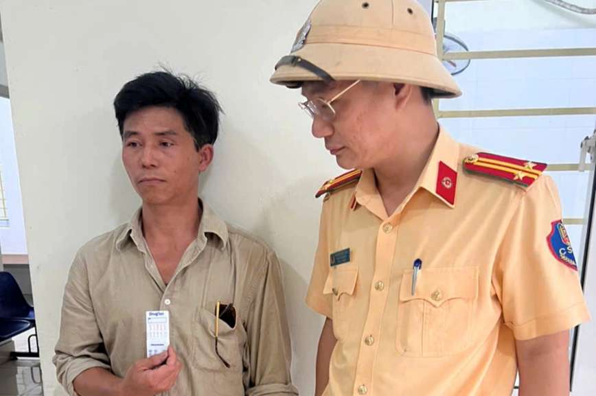 Tài xế sử dụng ma tuý gây tai nạn liên hoàn - Hình ảnh 1 Tai xe su dung ma tuy gay tai nan lien hoan - Hinh anh 1