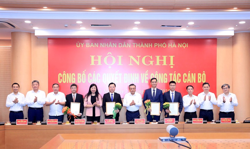 Bổ nhiệm các ông Đặng Xuân Huấn, Dương Đức Hiền làm phó giám đốc Ban QLDA giao thông - Hình ảnh 1 Bo nhiem cac ong Dang Xuan Huan, Duong Duc Hien lam pho giam doc Ban QLDA giao thong - Hinh anh 1