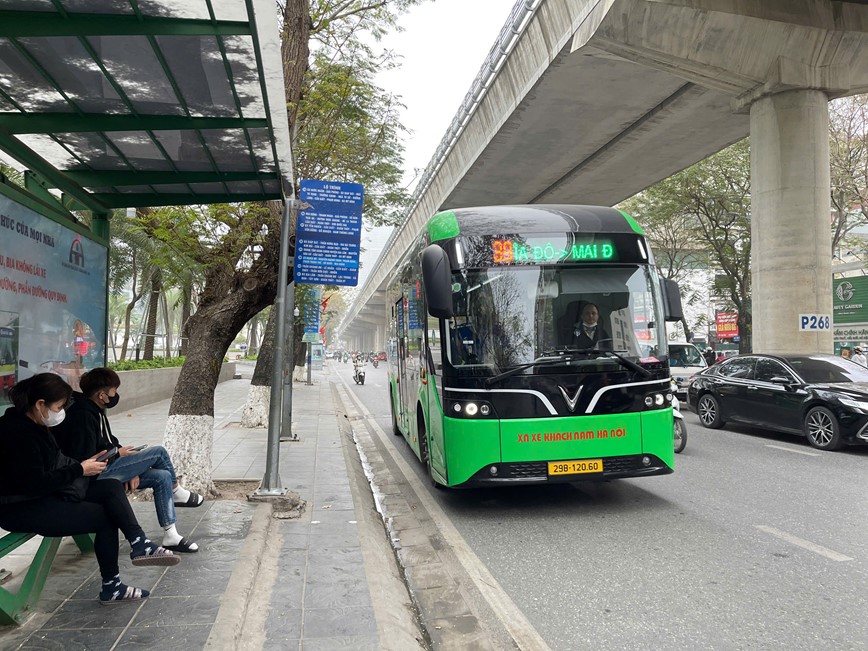 Hà Nội: ban hành phương án vé liên thông đa phương thức cho tàu điện, xe buýt - Hình ảnh 1 Ha Noi: ban hanh phuong an ve lien thong da phuong thuc cho tau dien, xe buyt - Hinh anh 1
