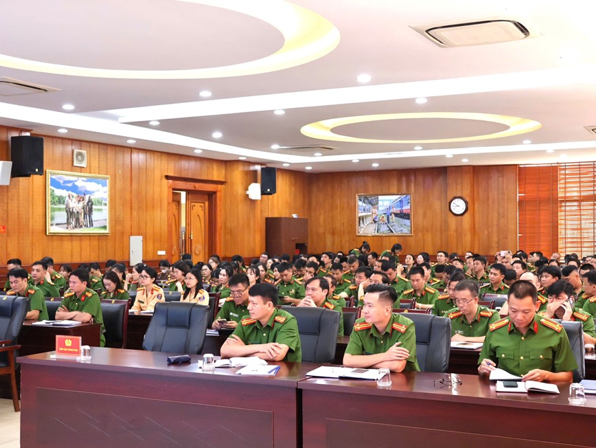 Hà Nội: tập huấn đăng ký xe cho công an cấp xã - Hình ảnh 1 Ha Noi: tap huan dang ky xe cho cong an cap xa - Hinh anh 1