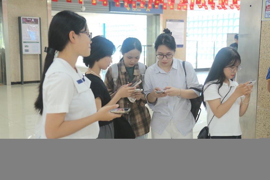 Ha Noi: thi diem su dung dinh danh, xac nhan sinh trac hoc de di tau dien - Hinh anh 6