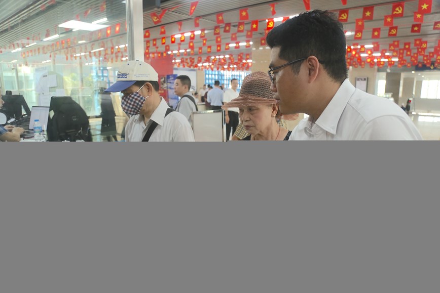 Ha Noi: thi diem su dung dinh danh, xac nhan sinh trac hoc de di tau dien - Hinh anh 2