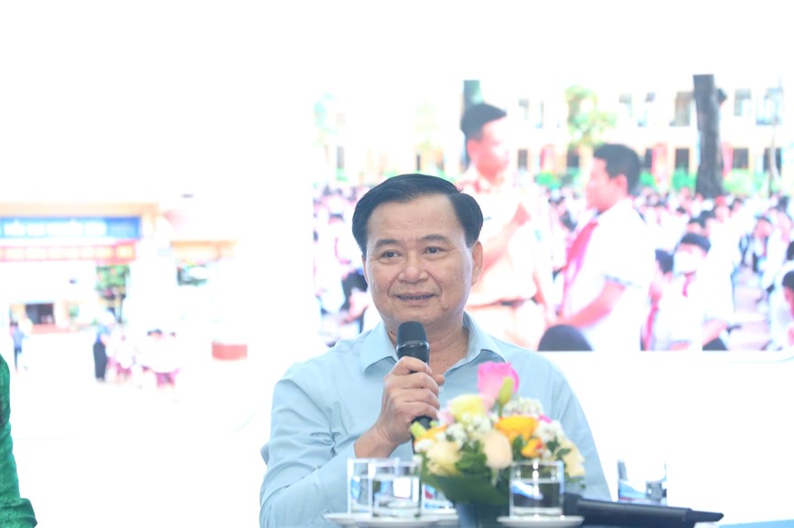 Can su dong bo tu chinh quyen - nha truong - phu huynh - Hinh anh 2