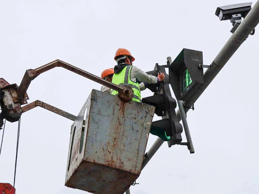 Hà Nội ứng dụng AI vào vận hành đèn tín hiệu giao thông - Hình ảnh 1 Ha Noi ung dung AI vao van hanh den tin hieu giao thong - Hinh anh 1