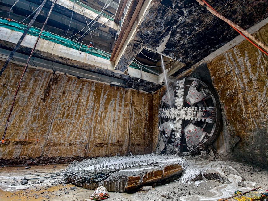 May khoan ham TBM so 1 – “Than Toc” chinh thuc tien vao Ga S12 – Ga Ha Noi - Hinh anh 3